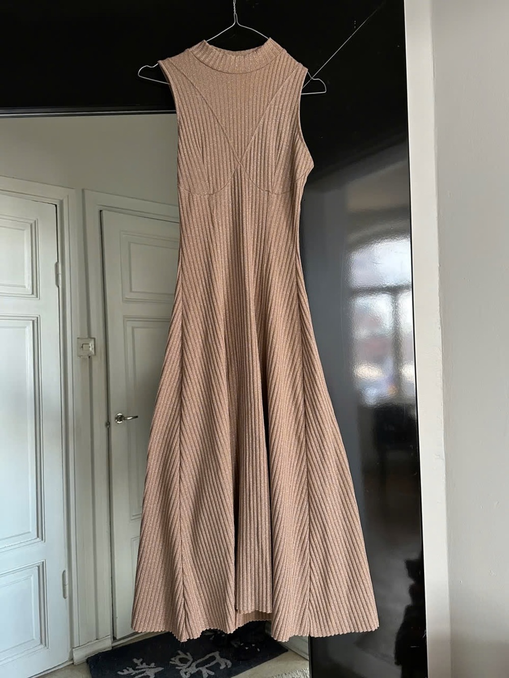 Zara Sleeveless Ribbed Midi Dress in Taupe Size S